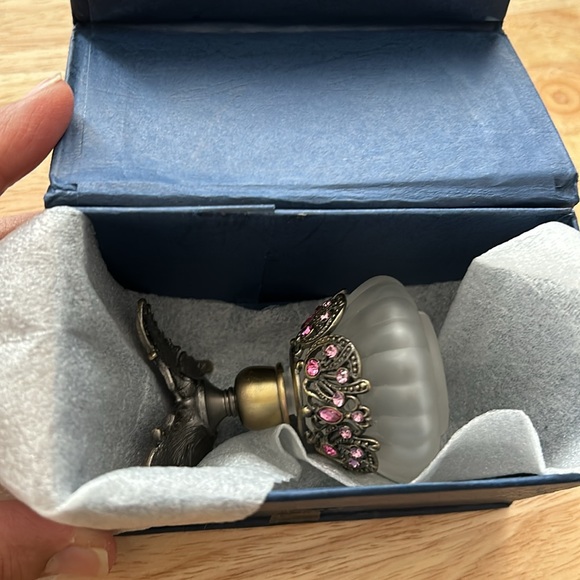 Glass Gemmed Butterfly Perfume Bottle - Picture 9 of 10